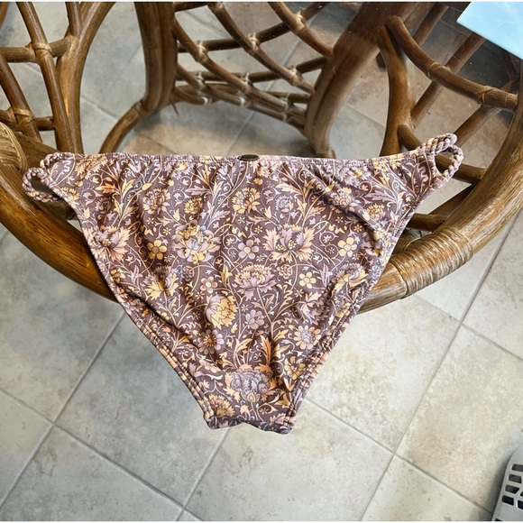 🪷O’NIELL🪷- Off the shoulder pastel floral bikini-Size M (2pc) - Picture 11 of 12